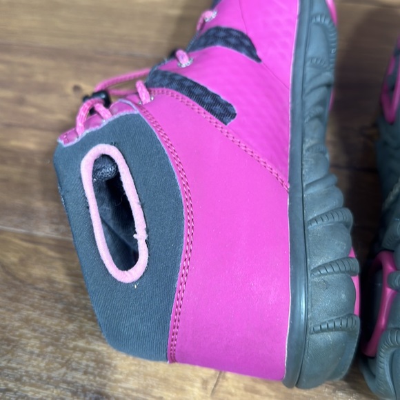 Bogs Girls Ankle Boots Youth size 5 Bungee Pink Gray Hiking Waterproof Booties - Picture 12 of 14